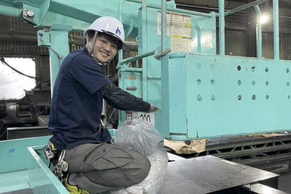 画像、高所での作業風景